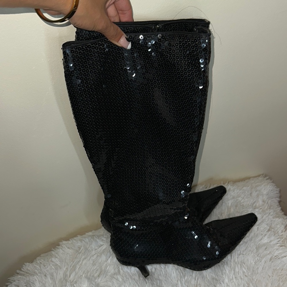 Sequence boots